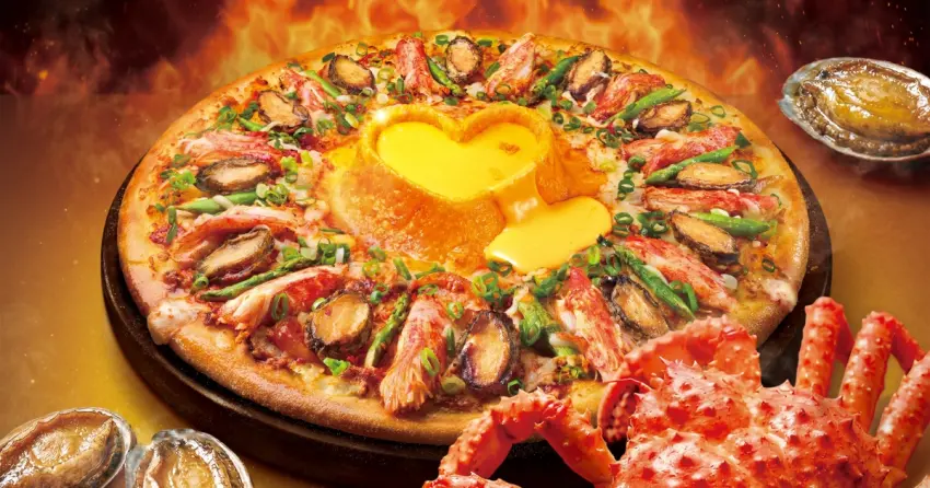 母親節大餐帝王蟹！達美樂帝王蟹鮑魚愛心火山披薩，超豪華3888元披薩大餐搶先預購。
