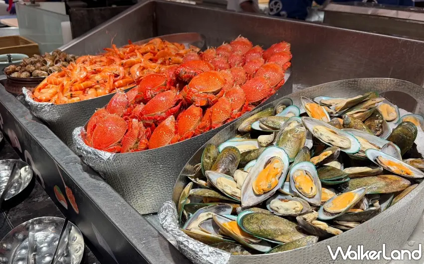 ▲冰鎮餐台上整齊羅列螃蟹、鮮蝦與淡菜等生猛海鮮，保證食材極致鮮甜。圖／豐FOOD提供；窩客島編輯李維唐整理