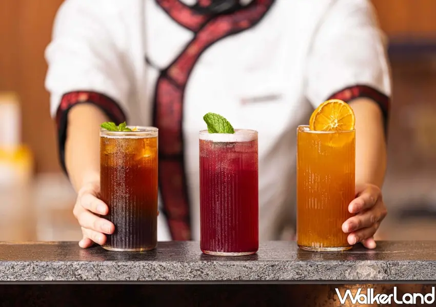 ▲信義區手搖杯推薦!鼎王首度推出杯裝手搖飲料,主打清新果香的橙香紅烏龍與紫蘇紅烏龍凍檸氣泡,酸甜口感最解膩。