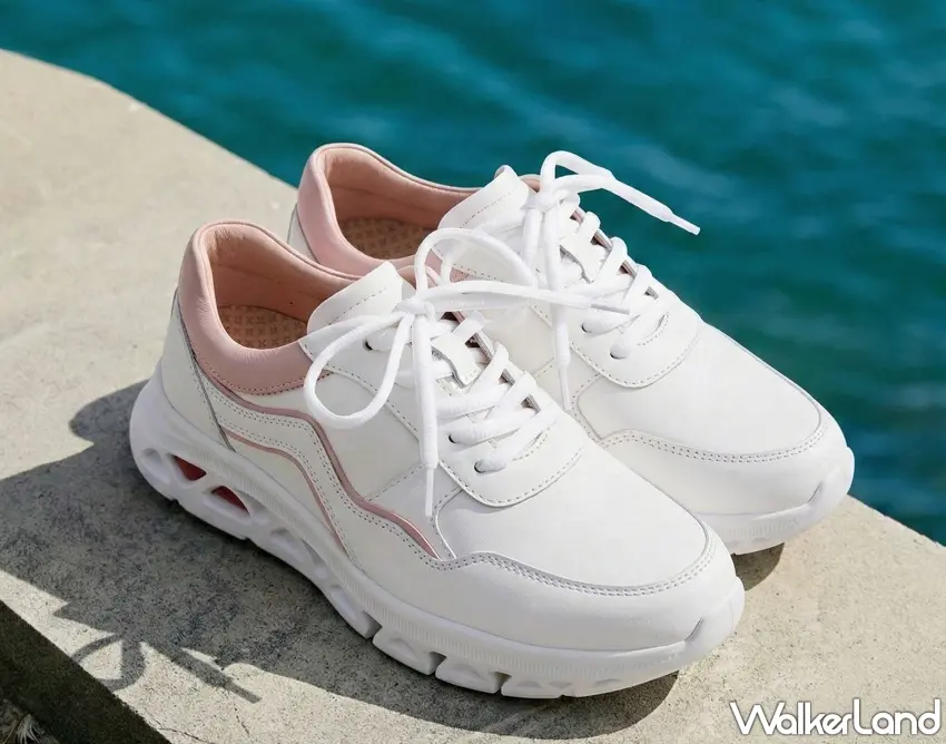 ▲女生款運動鞋採粉嫩色系點綴，搭配海景營造出清新的休閒氛圍。 圖／ASO阿瘦皮鞋提供；窩客島整理