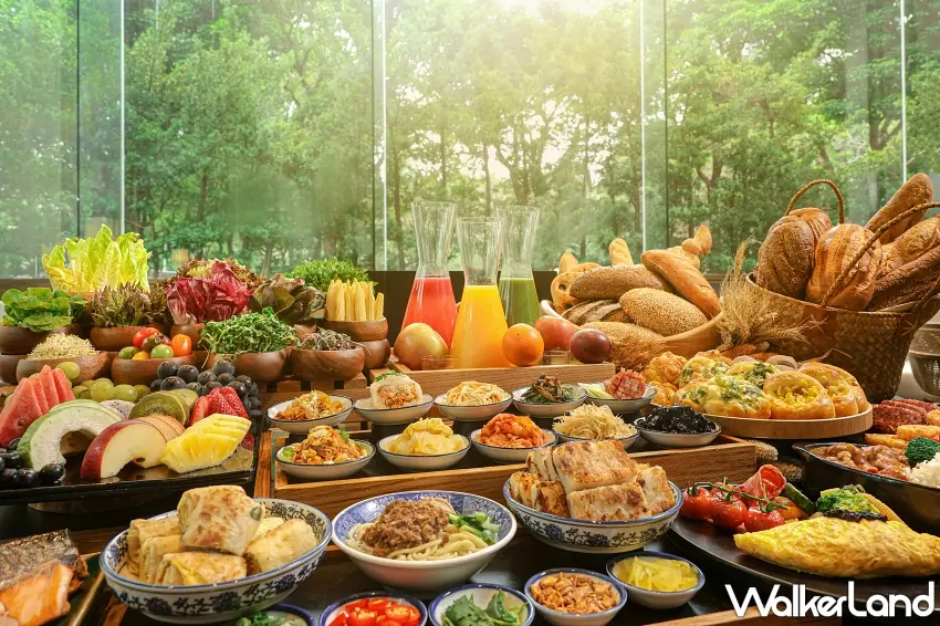 ▲選擇「春夜賞螢假期」住房專案的旅客，隔日可至一樓栢麗廳自助式餐廳享用CNN推薦的豐盛早餐，與家人共度美好的早晨食光 。圖／台北晶華酒店提供；窩客島編輯李維唐整理