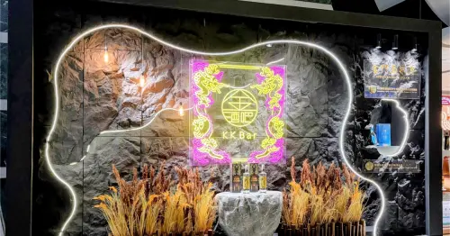 揭密金門長江坑道14年神祕原漿！昇恆昌獨家首發「風味盲盒」限量高粱引爆藏家熱議。