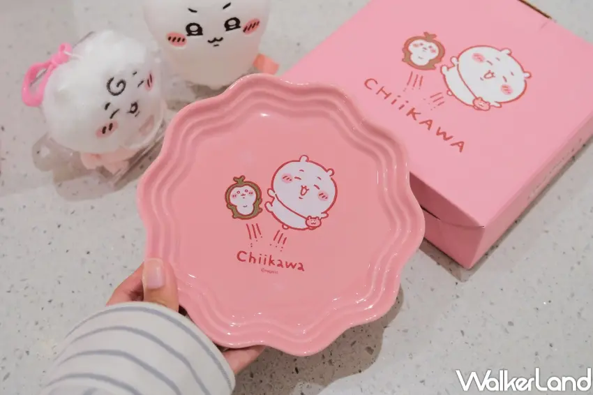 ▲COLD STONE吉伊卡哇冰淇淋蛋糕可加購造型瓷盤與湯匙組,每顆蛋糕限購2組,適合慶生或母親節送禮使用。(攝影:張人尹)