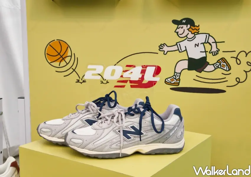 ▲春季主打復古鞋款NB 204L是IU同款，輕盈腳感與復古輪廓完美演繹潮流穿搭風格。(攝影：鄭雅之)