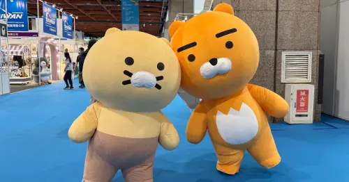 2026禮品文具展免費逛！台北世貿DG Taiwan 6大展區必買推薦，日本館黑貓 tama貓貓周邊超可愛。