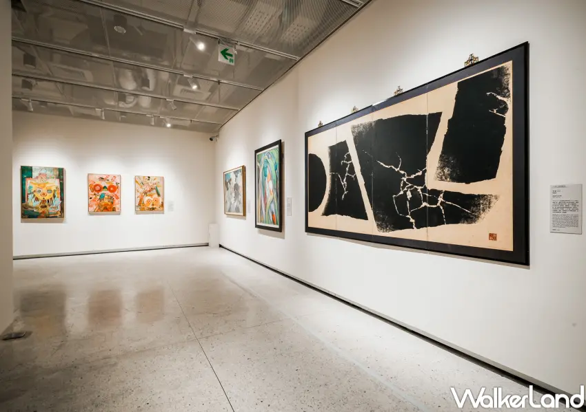 ▲國立歷史博物館一樓展區「推力」典藏展，展出1957年至1973年史博典藏的歷屆雙年展參展作品。