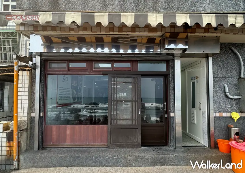 ▲宜蘭頭城廟口海產小吃外觀，鄰近大溪漁港交通便利（攝影：蕭芷琳）