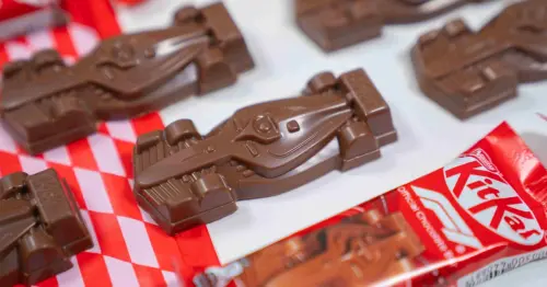 F1巧克力賽車！KitKat聯名F1賽車威化巧克力 台灣開賣，F1賽車周邊 賽車巧克力必買。