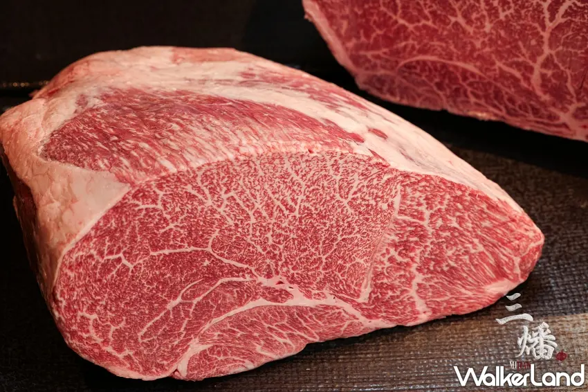 ▲此次的壽喜燒放題活動，選用來自日本的A5和牛、每頭牛只能切出兩公斤的「臀肉芯」部位。圖／台北晶華三燔本家提供；窩客島編輯李維唐整理