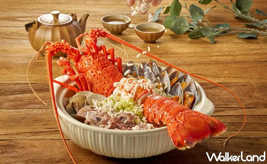 ▲主打菜色「文蛤小卷龍蝦泡飯」展現動人視覺，最後撒入高溫炸製的酥脆米粒，讓湯底清鮮甘醇且富含米香層次 。圖／瀚寓酒店提供；窩客島整理