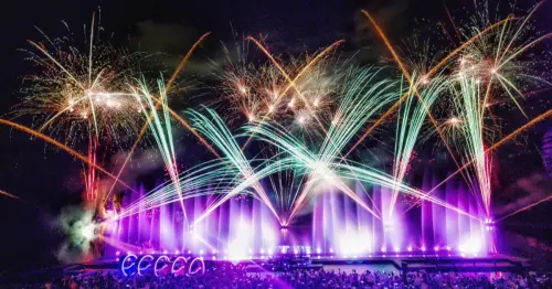 2026碧潭水舞再升級！巨型水幕、LED發光地磚9大亮點，300秒煙火市集美翻。