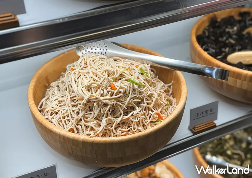 ▲中山站高CP值餐廳「李掌櫃功夫製麵」8種小菜吃到飽、飲料喝到飽超划算（攝影：蕭芷琳）