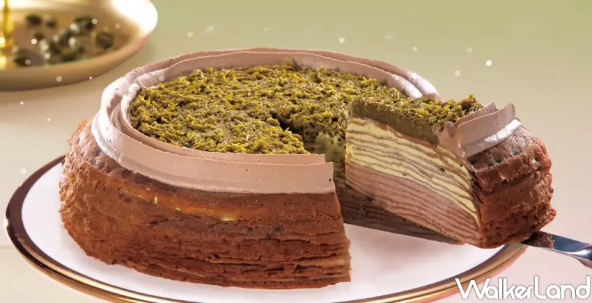 ▲85度C母親節主打杜拜巧克力千層蛋糕，結合巧克力千層與開心果元素還原話題甜點吃法。