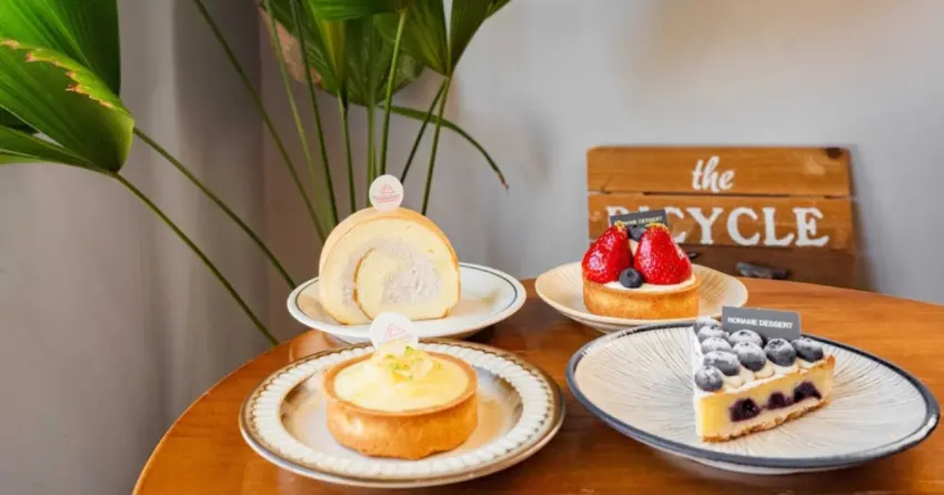 ▲店內甜點種類相當多元，每一款都做得精緻又可愛，其中最推薦生乳捲系列，口感綿密、奶香濃郁，絕對必點。