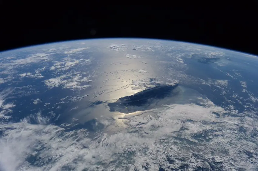 ▲從國際太空站回望出生地台北，林琪兒用鏡頭記錄家鄉輪廓並與副總統蕭美琴暢談台灣航太未來發展。圖／蕭美琴臉書粉絲專頁提供；窩客島編輯李維唐整理