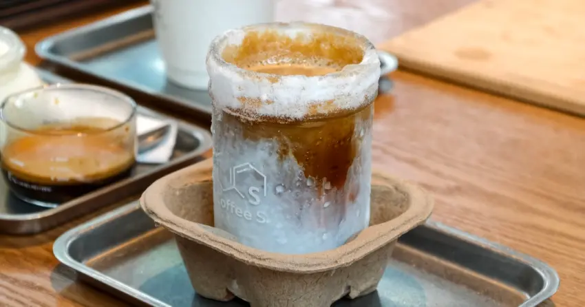 -68度C雪漸層咖啡！玻璃屋咖啡Coffee S插旗東門，喝完玻璃杯帶回家。