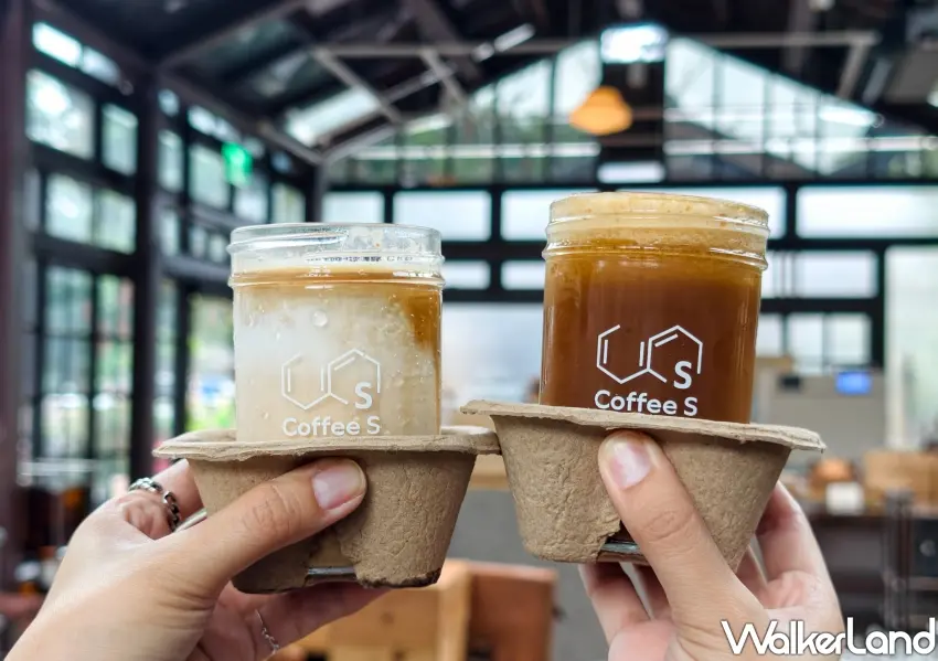 ▲冷飲玻璃杯喝完可以外帶回家。(攝影：鄭雅之）