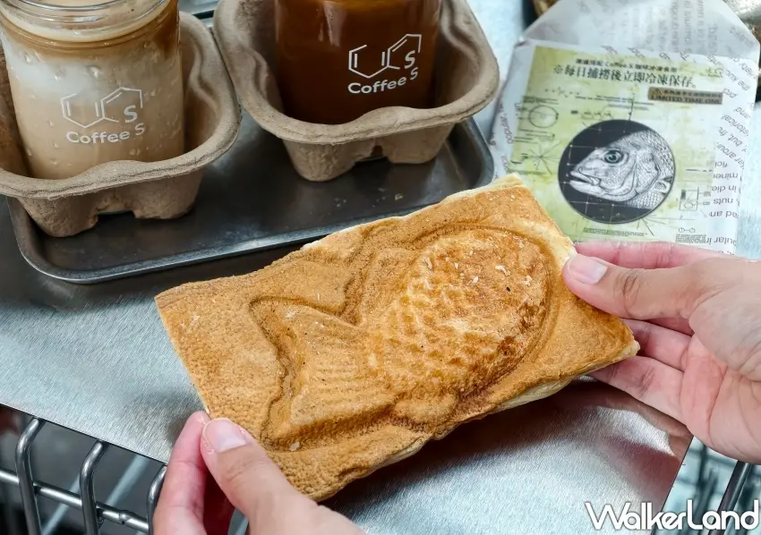 ▲外皮酥脆且口感沁涼的冰鮮魚鯛魚燒，是搭配雪漸層咖啡或特調飲品最推薦的人氣午茶組合。(攝影：鄭雅之)