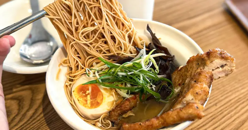 東門站不限時咖啡廳！玖仰永康店 不到百元超划算，不限時有插座、永康街超高CP值餐廳。