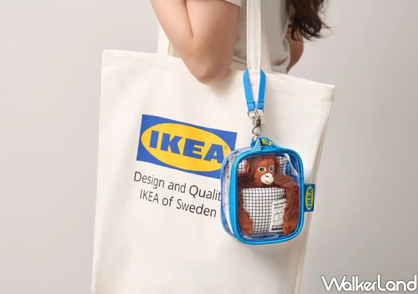 ▲將造型娃包掛在托特包上，隨身攜帶玩偶出門，輕鬆開啟療癒的曬娃日常。