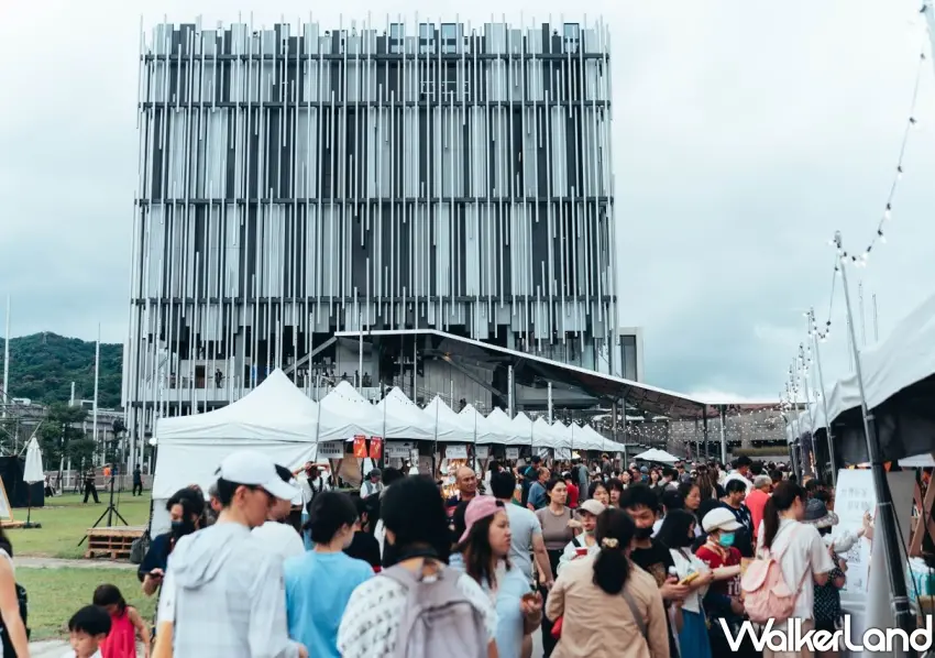 ▲周年慶市集活動現場熱鬧非凡，豐富的風味美食與文創攤位帶動超高旅遊人氣。