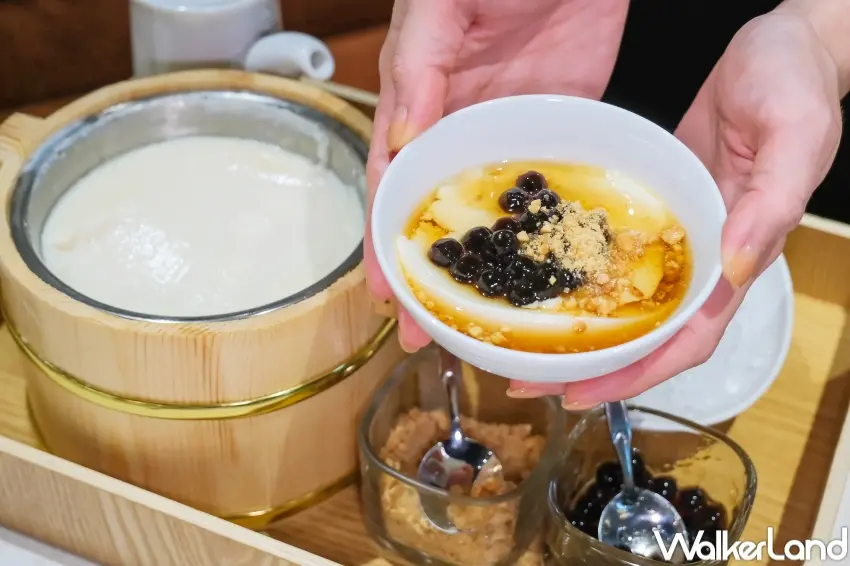 ▲點點心Signature滿千送百與滿額送手沖木桶豆花優惠同步推出（攝影：張人尹）