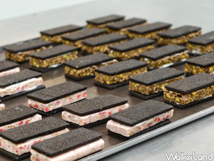 ▲台中伴手禮「曉翮流域」以厚度逾一公分的「厚餡夾心」竄紅。（攝影：楊婷雅）