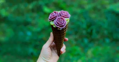 美到以為是花藝店，京都咖啡廳(THISIS)SHIZEN花束霜淇淋真的太夢幻了。