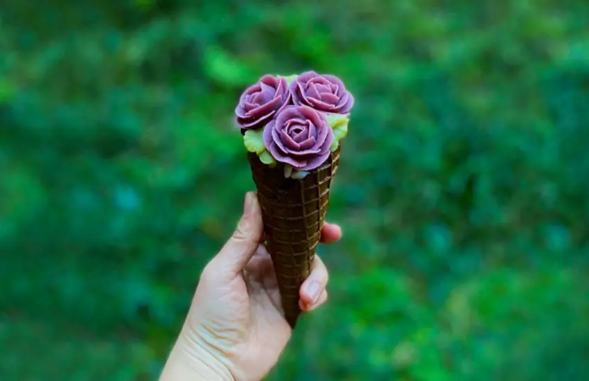 ▲可從7種顏色中，自由選擇3種組合，打造出屬於自己的專屬花束。