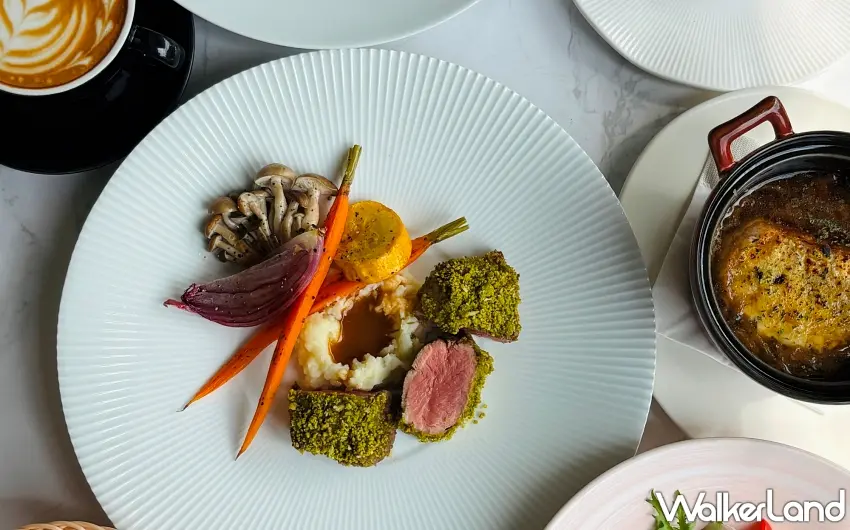 ▲「開心果法式小牛菲力佐小牛醬」選用肉質柔嫩的菲力，裹上香氣十足的開心果碎，口感層次豐富。 圖／老爺小花園提供；窩客島編輯李維唐整理