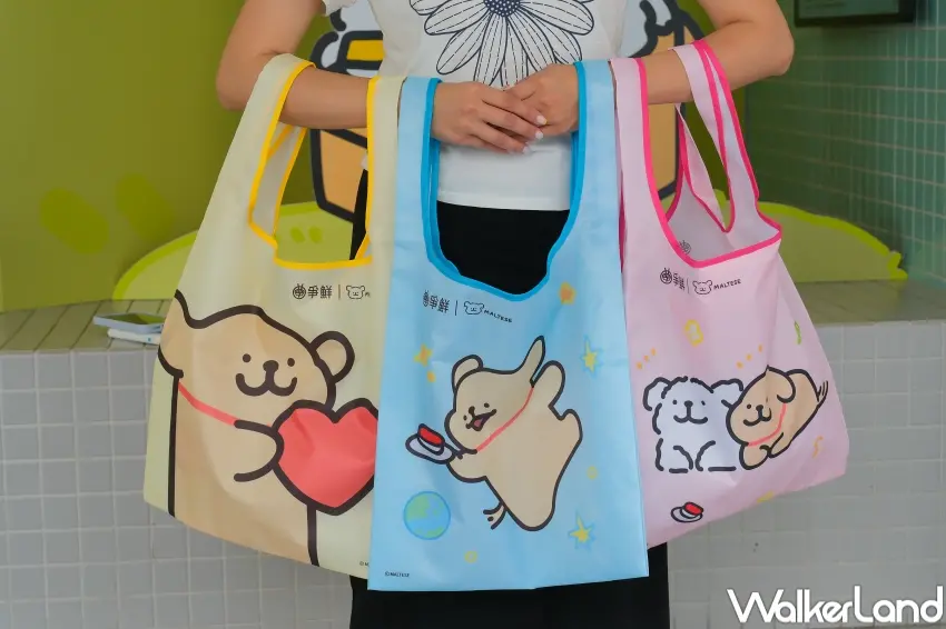 ▲爭鮮同步推出環保袋與冷水瓶共六款設計，讓粉絲把線條小狗元素帶入日常使用情境（攝影：張人尹）