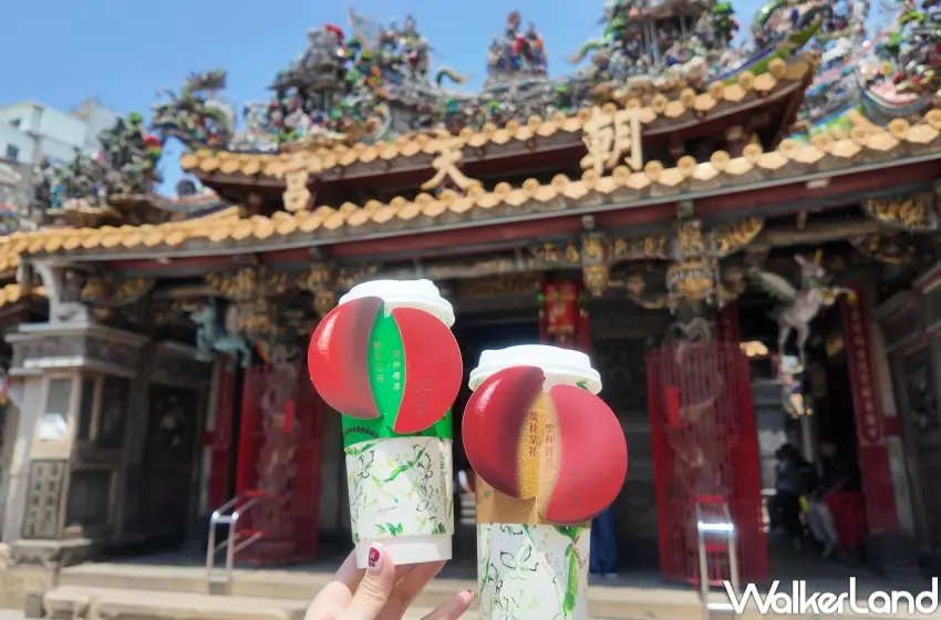 ▲UG攜手北港朝天宮推出五吉好運籤詩杯套，購買任一飲品即可獲得，結合媽祖元素設計與抽籤詩玩法，讓粉絲喝飲料也有儀式感。