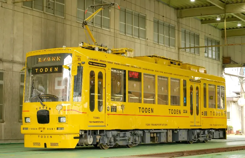 ▲此次翻新的是都電荒川線的8501號車。這輛車自平成2年起服役，至今已行駛整整35年。