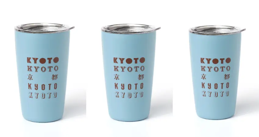 ▲將「KYOTO」的漢字與字母、不同字體並置疊印，呈現京都歷史與多元文化交融的樣貌。