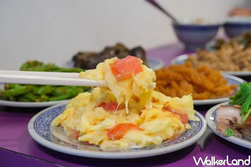 ▲小品雅廚主打晚間到凌晨營業，讓粉絲在下班或聚會後都能坐下來吃一碗熱粥，打造信義區宵夜場新據點。（攝影：張人尹）