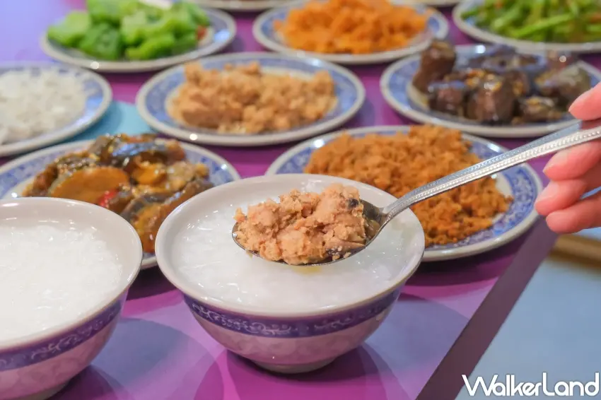 ▲小品雅廚白粥與白飯由專人送上桌，搭配每日超過20款餐點，讓信義區宵夜場選擇更加豐富。（攝影：張人尹）