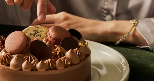 台北W飯店母親節驚喜！法芙娜70%巧克力栗子蛋糕優雅登場，紫艷與Seasons限定甜點免費贈。