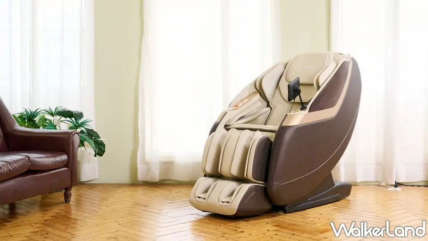 ▲tokuyo年度旗艦力作音波S玩美椅（木質棕），以音波共振技術與SL柔性長導軌打造極致放鬆體驗。圖／tokuyo提供；窩客島編輯李維唐整理