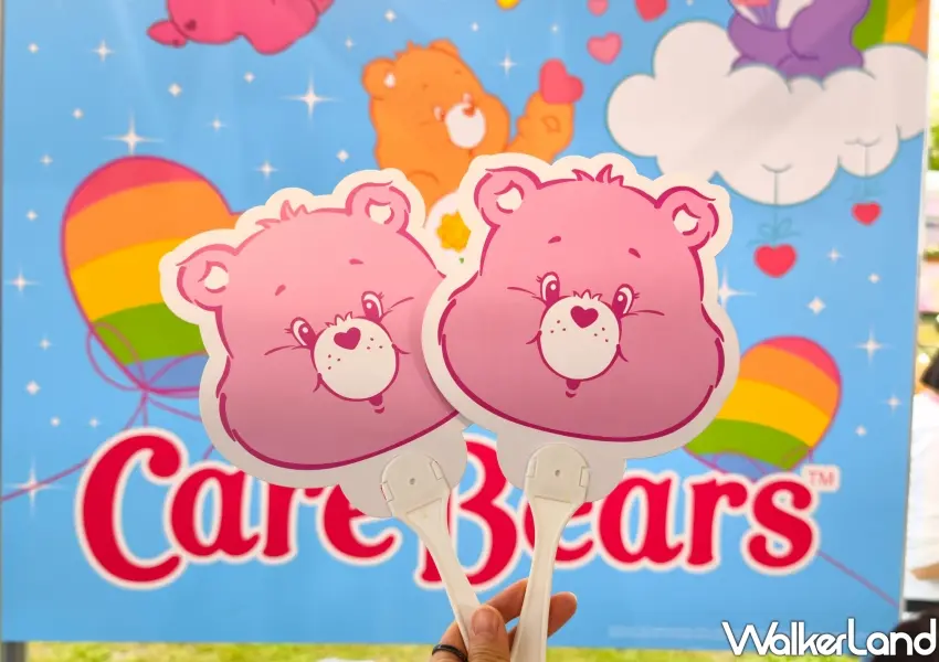 ▲愛康加好友就送CareBears手拿扇，粉紅泡泡氛圍讓少女心徹底大爆發。(攝影：鄭雅之)