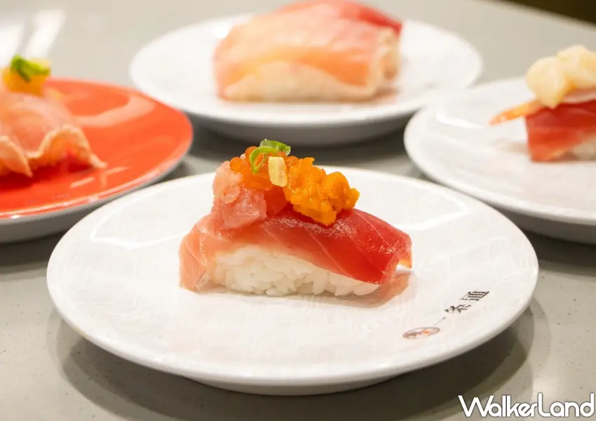 ▲黑鮪三重奏一次吃進黑鮪赤身、海膽及鮪魚泥，是迴轉壽司控最愛的頂級美味。