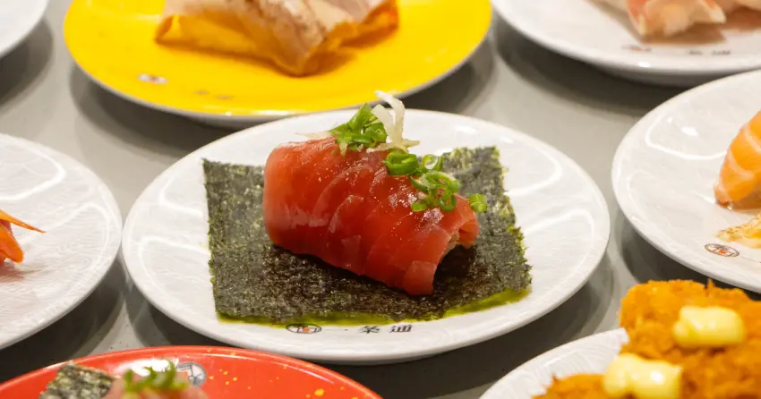 10元鮭魚肚壽司優惠！一条通黑鮪魚季40元開吃，母親節優惠看。