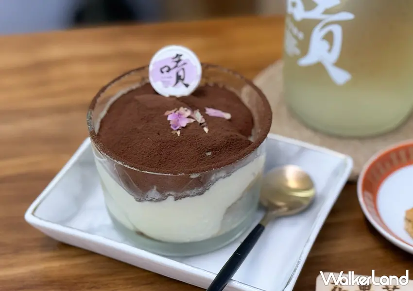 ▲南港咖啡廳「嘖咖啡」推薦菜單：大人味提拉米蘇（攝影：蕭芷琳）