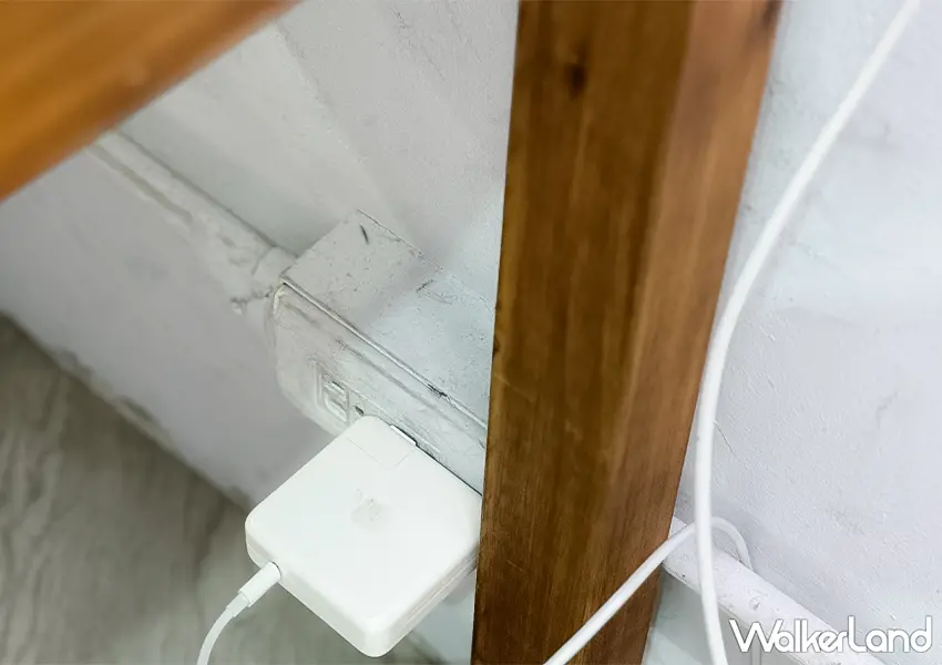 ▲店內寬敞採光充足且提供不限時座位與插座適合辦公（攝影：蕭芷琳）