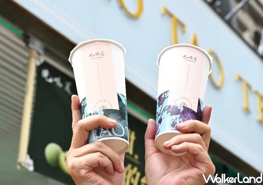 ▲與媽媽分享先喝道「英式水果茶」買一送一，限時5月8日當天，快到全台門市排隊搶購。