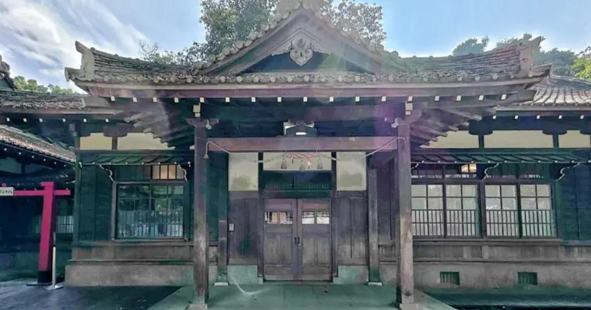 ▲「昭和十八J18」保留齋館與社務所兩棟建物，並以中央通廊相連，完整日式空間古色古香。