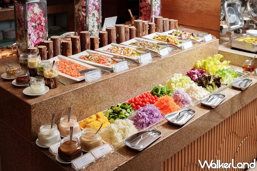 ▲歐風館自助餐提供繽紛多樣的異國美饌，旅展期間多款餐券優惠讓聚餐更盡興。  圖／大倉久和大飯店提供；窩客島編輯李維唐整理