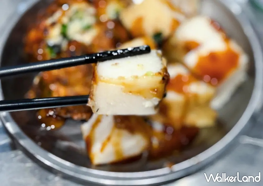 ▲大稻埕美食「蔡記迪化街古早味蚵嗲」推薦菜單：菜頭粿（攝影：蕭芷琳）