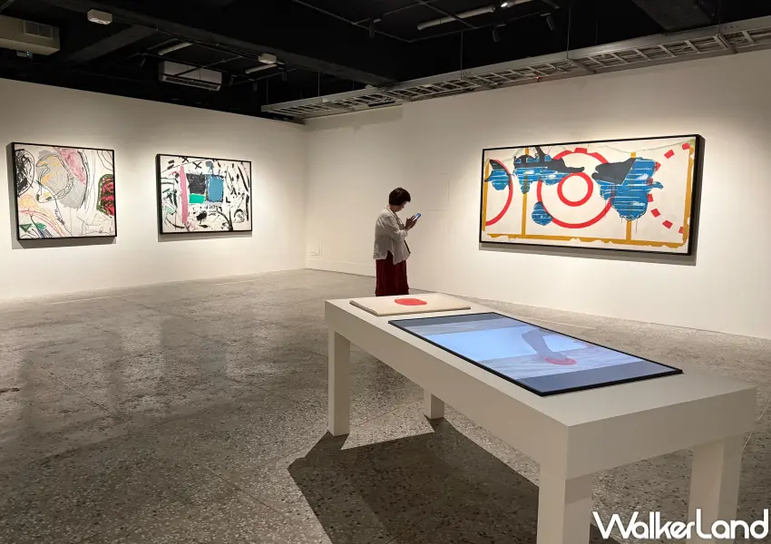 ▲台北免費展覽C-LAB 圖書館展區！謝德慶《改變：1969-1973》與陳來興的作品相互映照。(攝影：鄭亦庭)