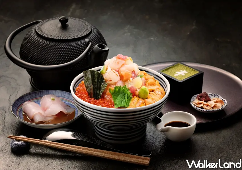 ▲日本橋海鮮丼辻半經典珠寶盒，特上等級海鮮丼滿載海膽與雪蟹的極致鮮甜。