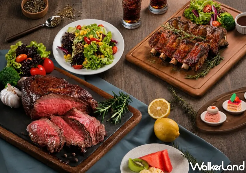 ▲Lobby Lounge平日晚間豪吃之夜提供爐烤美國肋眼牛排與BBQ豬肋排無限續點，滿足肉食控需求。圖／台北萬豪酒店提供；窩客島整理